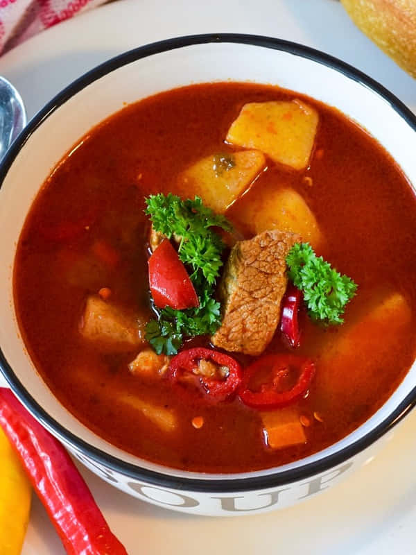 Gulaschsuppe hausgemacht 8,50 € pro Portion 