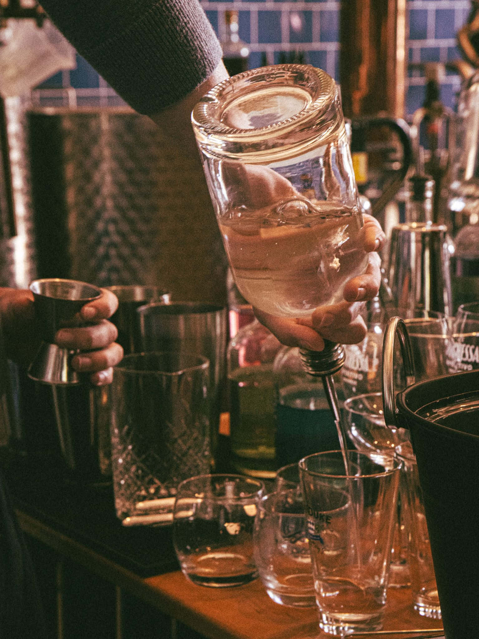 THE DUKE - SHAKE, SIP & SWING